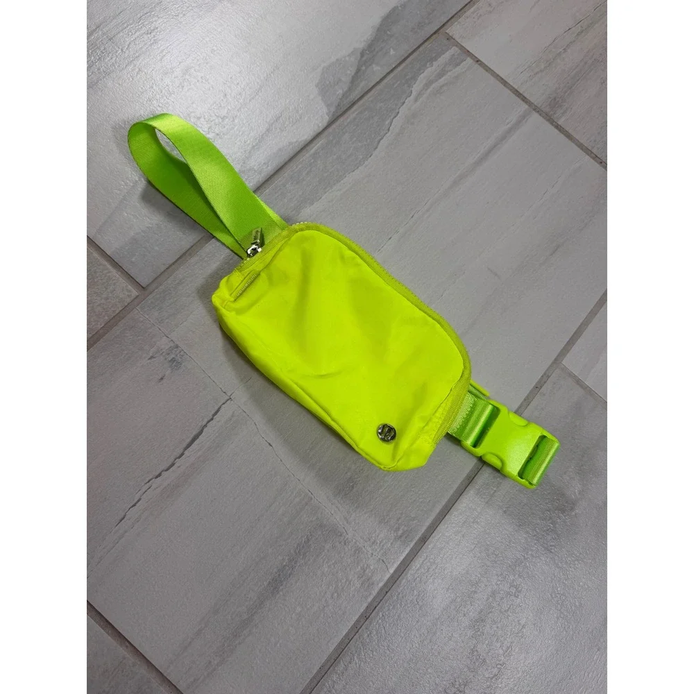 Lululemon Everywhere Belt Bag 1L Electric Lemon Neon Yellow LU9AX2S
